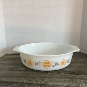 Vtg PYREX Town and Country Casserole Dish